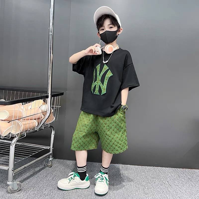 Boys Black Fitness Letter Suit – Rs.1079 – She Inn Pakistan